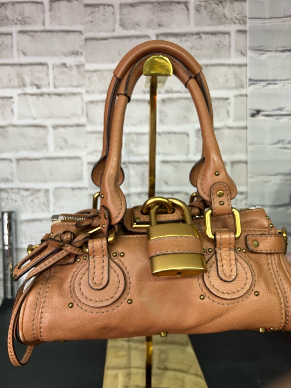 CHLOE Paddington in Classic Tan Leather Satchel with Gold Padlock Accent